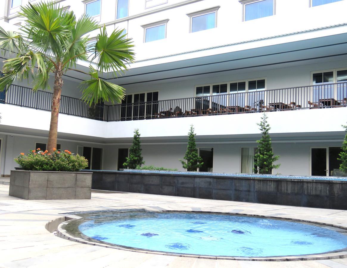 D'Primahotel Kualanamu Airport Medan Exterior photo
